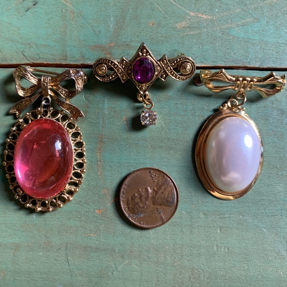 Vintage Victorian Style Pin Lot - Stocking Stuffer Gift - Sweetheart gift - Picture 3 of 3